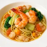 ぷりぷり海老と彩り野菜のトマトパスタ（本格イタリアン TRATTORIA AL MOMENTO）