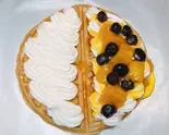 マンゴー＆ブルーベリー＆マンゴーソース＆ミルククリーム（ワッフルパラダイスMIYAKO 用賀店）
