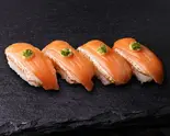炙りサーモントラウト・しょうが(4貫)（ちよだ鮨 綱島店）