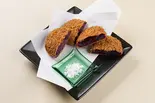 紅芋コロッケ（居酒屋ダイニング・バー沖縄ちょ〜で〜・）