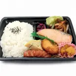 鮭幕の内弁当（デリバリーレスト広島三篠店）