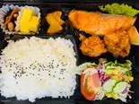 鮭から弁当(CAFE LAUGHTER)