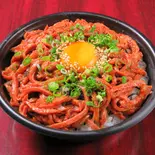 黒毛和牛のローストビーフユッケ丼(こなもん 立川店)