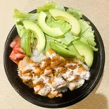 チキンオーバーライス アボカド 【 Chicken Over Rice with Avocado】(チキンオーバーライス&丼日吉店 【DS OVER RICE & BOWL】)