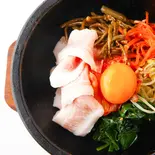 厳選豚・豚トロビビンバ（肉丼＆ビビンバ専門店 カンビーフ）