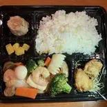 八宝菜・若どりの唐揚げ・シューマイお弁当（蓮香園 新館）