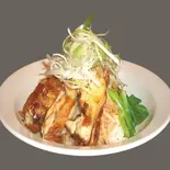 韓醤鶏飯 Korean Style chicken Over Rice(中国料理 みんらく)