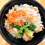 唐揚げナムル丼（ともえ屋）