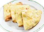 ガーリックチーズナン Garlic cheese naan（INDIAN RESTAURANT SAINO）