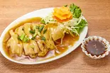 22 ガイトム(蒸し鶏特製ソース)（タイ料理 ウライワン）