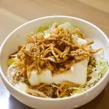 餃子屋のパリパリサラダ（餃子と地ビール いち）