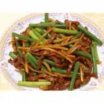 ニンニク芽と牛肉炒め（萬福来 赤塚店）