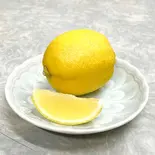 カット生レモン(1/8個)（伊勢屋食堂(淀橋市場内)）