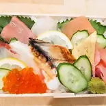海鮮ちらし（花板）
