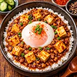 温玉のせ麻婆丼（チーズと肉のタコライス✖️スムージー高円寺）
