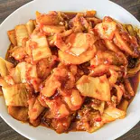 キムチとじゃがいもの炒め(辣白菜炒土豆片)(好味苑 日暮里店)