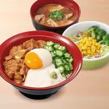 おんたま牛ネバとろ丼とん汁サラダセット(すき家 福岡舞鶴店)