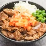 キムチ牛カルビ丼（豚めし家 なんばパークス前店）