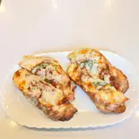 フランスパンのピザ（珈琲舎ダンケ）