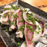 カツオのたたき（CAFE ＆ BAR AGOO）