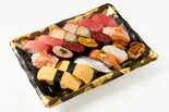 彩2人前にぎり Aya Sushi Assortment (for 2)（梅丘寿司の美登利総本店 鶴見店）