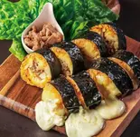 プルコギチーズキンパ Bulgogi Cheese Gimbap(ヤンニョムチキン&チーズキンパ梨泰院トンバンキンパ博多店)
