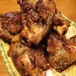 椒盐酱大骨/秘伝の辛 豚背骨 4個（麻辣香鍋＆過橋米线専門店 上野店）