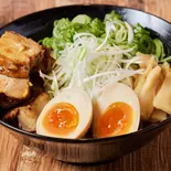 圧巻の全部のせ「塩」油そば The best part is all topped Salt Abura soba（【極太濃厚油そば】アブラブ@池袋東口店）