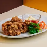 レモングラス風味鶏唐揚げ Lemongrass flavored fried chicken（バインミーシンチャオ 亀有店）