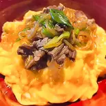 “艶とろ”オムすき焼き丼【ラージ(250g)】（俺のオムライス専門店 EGG KING）