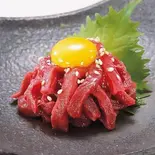 馬刺し ユッケ（SALON AKARI）