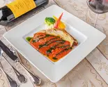 黒豚のミラノ風カツレツ 生ハムとモッツァレラチーズ焼き（紫山）