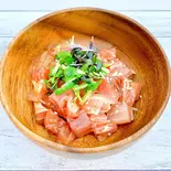 まぐろのポキ AHI POKE 単品100g(すじ)（豊洲市場直送まぐろ KEIKI BEACH 83）