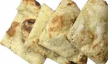 ガーリックナン [Garlic nan]（インドカレー 金丸）