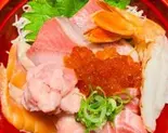 海鮮ぜいたく丼（大衆魚酒場 魚の舞）