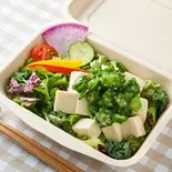 選べるドレッシング豆腐とオクラの10種野菜サラダ（ハヤシライス専門店Hayashii. 神田淡路町店）