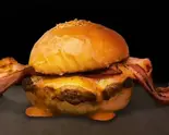 【人気No.1】ベーコンチーズスマッシュバーガー（クラフトビアマーケット 東京ドームシティ店）