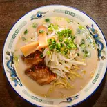豚骨ラーメン（中華料理しん龍閣）