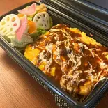 おすすめ!特製デミグラスの半熟とろ~りオムライス(吉祥寺カフェ)