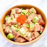 スパイシーポキボウルSPICY POKE BOWL（豊洲市場直送まぐろ KEIKI BEACH 83）