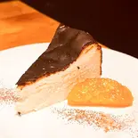 バスクチーズケーキ（ワイン食堂エトレーヌ）