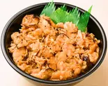 焦がしバター醤油サーモン丼(72)（魚丼 北千住本店）