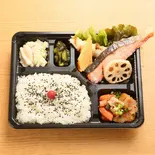しゃけ弁当（まるべん）