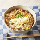 牛カルビと濃厚チーズの贅沢な卵とじ丼（丼ぶりとうどん つるや 東葛西店）