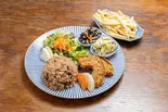 日替りベジ弁当ポテトセット(日替りベジ弁当とポテトのセット)（シロクマ食堂）
