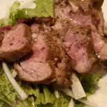 グリルチキンサラダ（本格イタリアン TRATTORIA AL MOMENTO）