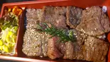 和牛特上ロース弁当（神戸焼肉 樹々 彩）