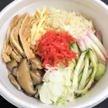 冷やしむじなそば/うどん(歌舞伎町の台所 かど平 × ホルモン焼 幸永)