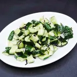 たたききゅうりの塩昆布和え（かすが堂）