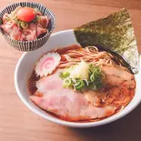 熟成醤油の生姜中華そば + 炙りレアチャーシュー丼セット（中華そば無作）